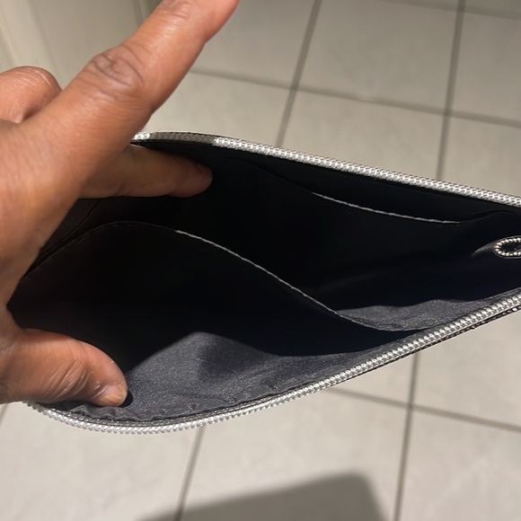 Clutch- new -no tag attached - Picture 4 of 4